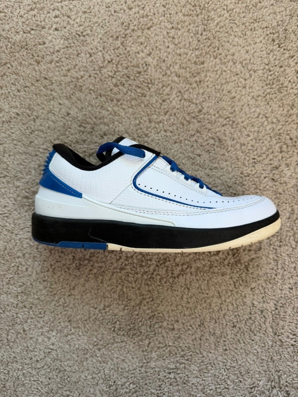 Nike Air Jordan 2 Retro Low White Blue Black Sneaker DX4401-104 Women's Size 8